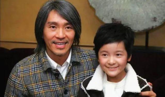 在《长江七号》中饰演周星驰儿子的童星徐娇,原本是个女儿