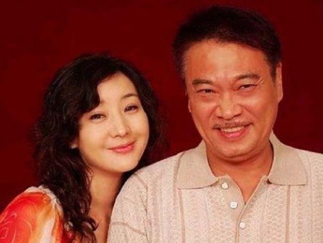 吴孟达的三个老婆照片，吴孟达几任老婆,本文共（4584字）