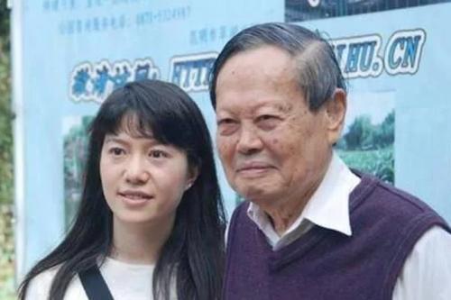 杨振宁与翁帆有孩子吗，翁帆个人资(杨振宁和翁帆到底有没有孩子)