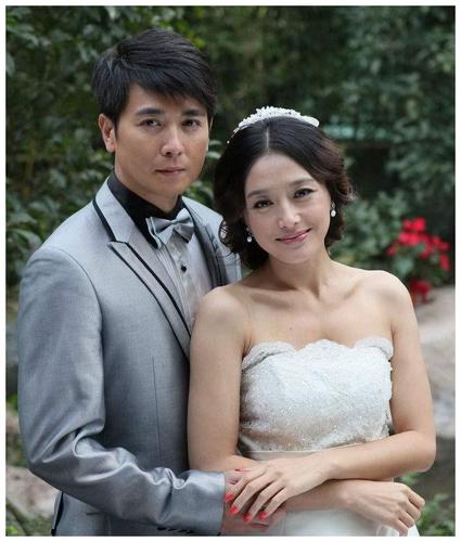 保剑锋老婆是谁，保剑锋有几任妻子(保剑锋的老婆长什么样)