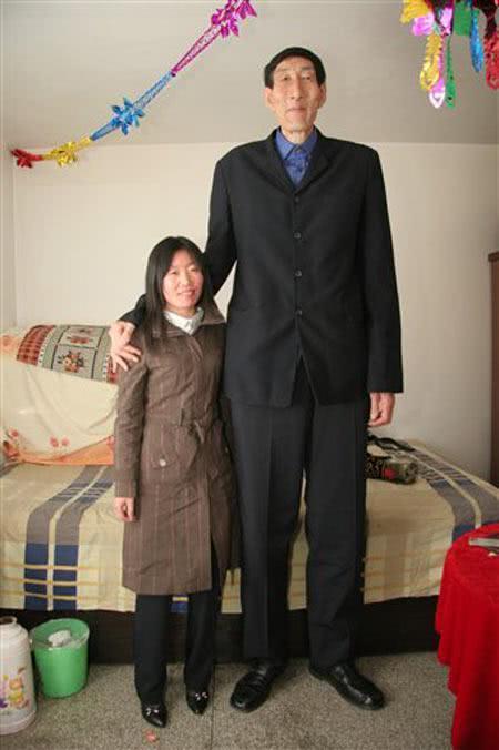 姚明的老婆有多高，科比一共几个老(姚明和科比的身高)