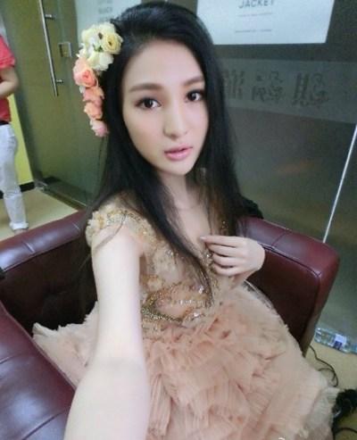 郭美美曝前男友身份，分手一年多前(郭美美是哪一年的事)