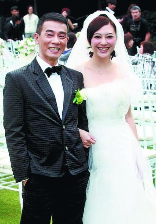 绝对男人钟声和他老婆图片