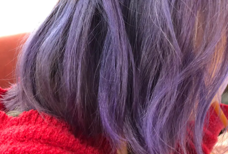 用紫药水染头发有什么危害吗(紫药水染发对头皮有害吗)
