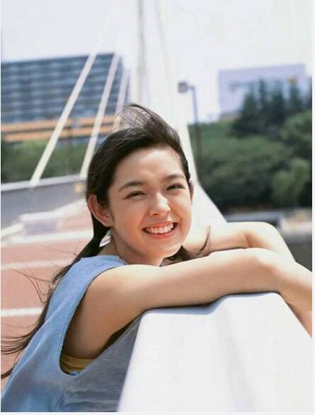 在2011年,未来穗香参演了特摄电影《剧场版假面骑士ooo》,她饰演了片