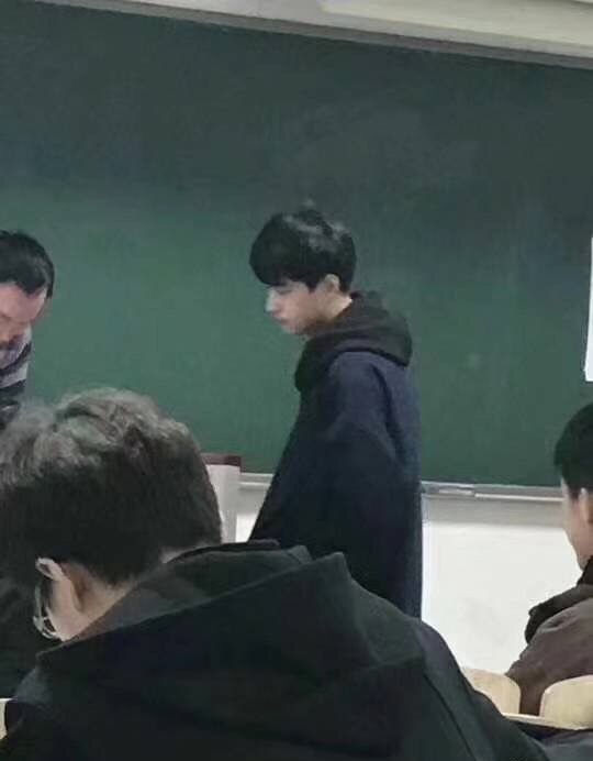 湖南大学90后副教授陈少威近照,陈少威有女朋友没？　本文共（910字）